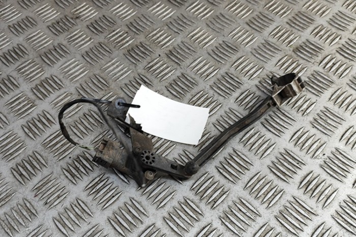 Senzor de nivel &icirc;nălțime st&acirc;nga spate BMW 3 G20, G28 2022 OEM: 6895466 | 31204841