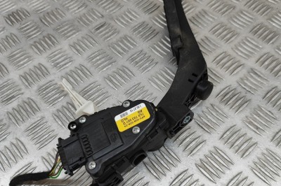 Pedala de accelerație PORSCHE CAYENNE 92A 2011 OEM: 7L0723507D,7L0.723.507.D 29999422 foto