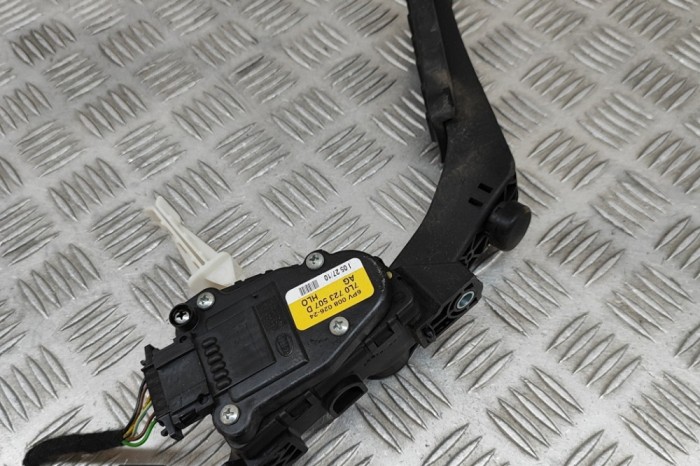 Pedala de accelerație PORSCHE CAYENNE 92A 2011 OEM: 7L0723507D,7L0.723.507.D 29999422