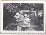 Bnk foto Fete cu papusi, Alb-Negru, Romania de la 1950, Portrete