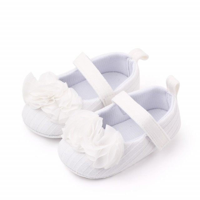 Pantofiori albi cu floricele din tulle aplicate (Marime Disponibila: 9-12 luni