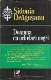 Doamna cu ochelari negri - Nuvele