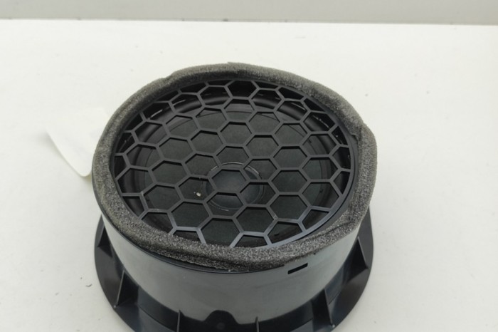 Difuzor ușă dreapta spate AUDI Q8 4MN 2021 OEM: 4M8035411A 31722863