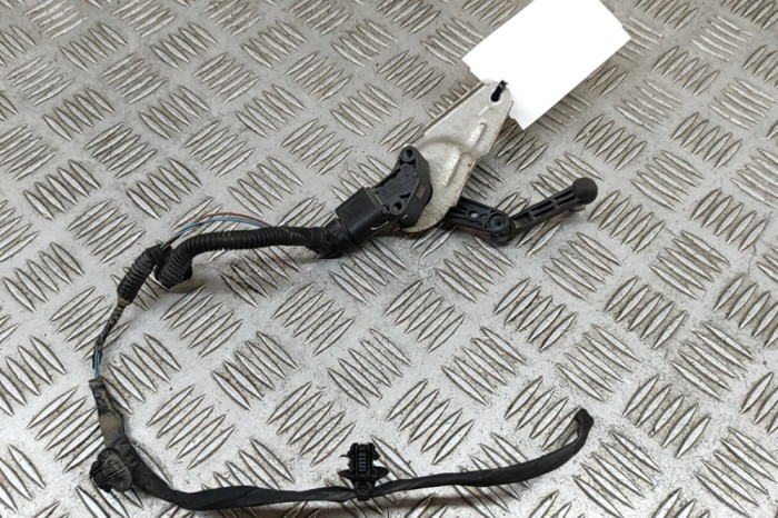 Senzor de nivel &icirc;nălțime st&acirc;nga față TESLA MODEL 3 2021 OEM: 1044941-00-B 28258416