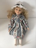 Papusa / papusica ceramica, portelan, jucarie, decor, colectie, 30 cm,