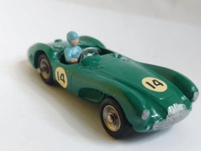 bnk jc Dinky 506 Aston Martin DB3S foto