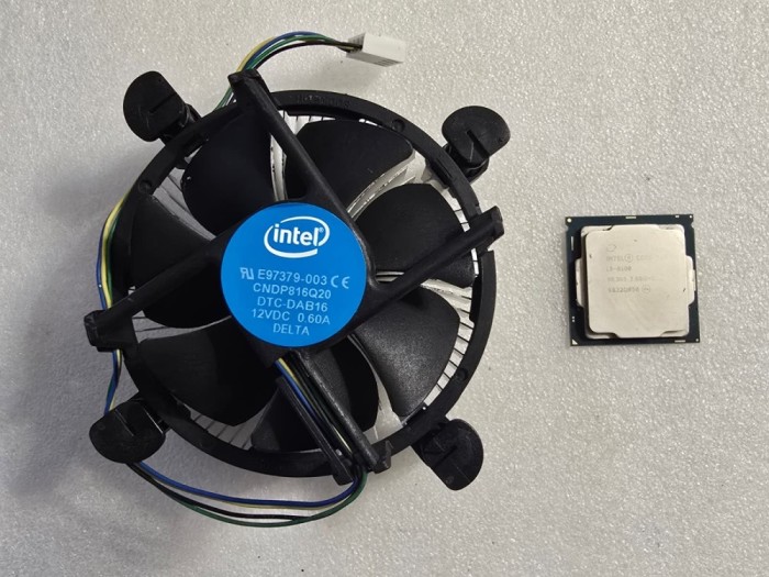 Procesor Intel Core i3-8100, 4-Cores, 3.60GHz, 6MB Cache, Generatia a 8-a, BOX