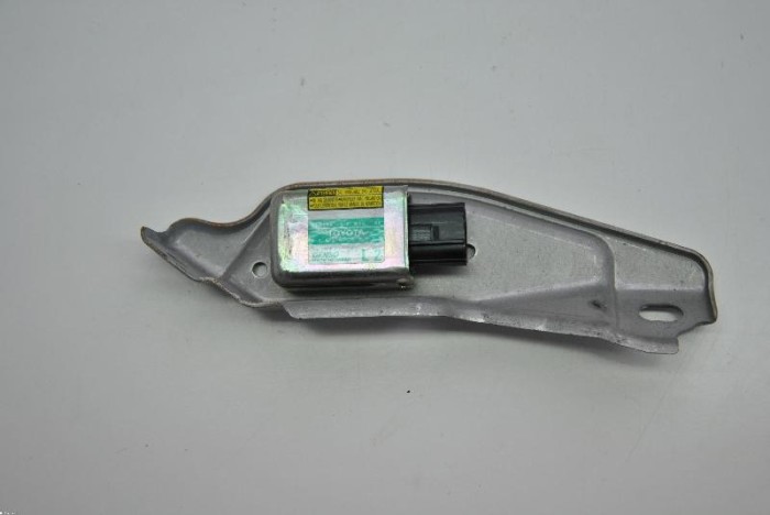 Senzor de impact st&acirc;nga spate LEXUS GS III GRS19_, UZS19_, URS19_ 2006 OEM: 89834-30020,187900-1781 2360179