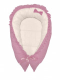 Cuib pentru bebelusi cu desfacere si volanase roz pal - alb, Deseda