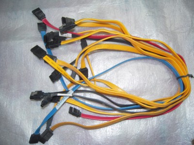 Lot cabluri sata foto