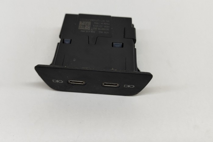 USB VW ID.3 E11 2021 OEM: 2G6035954 22087803