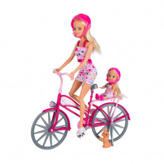 Papusa pe bicicleta Betty, 30 cm, plastic, accesorii incluse, 3 ani+