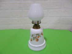 LAMPA petrol / gaz lampant din STICLA OPALINA decorata in teme vegetale