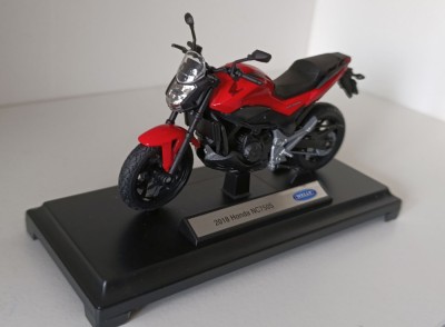 Macheta motocicleta Honda NC750S 2018 rosu - Welly 1/18 foto