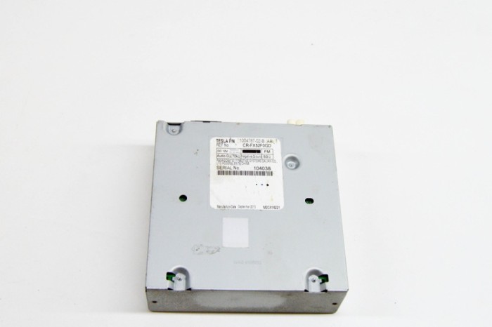 Unitate radio CD TESLA MODEL S 2014 OEM: 1004787-02-B 17339432