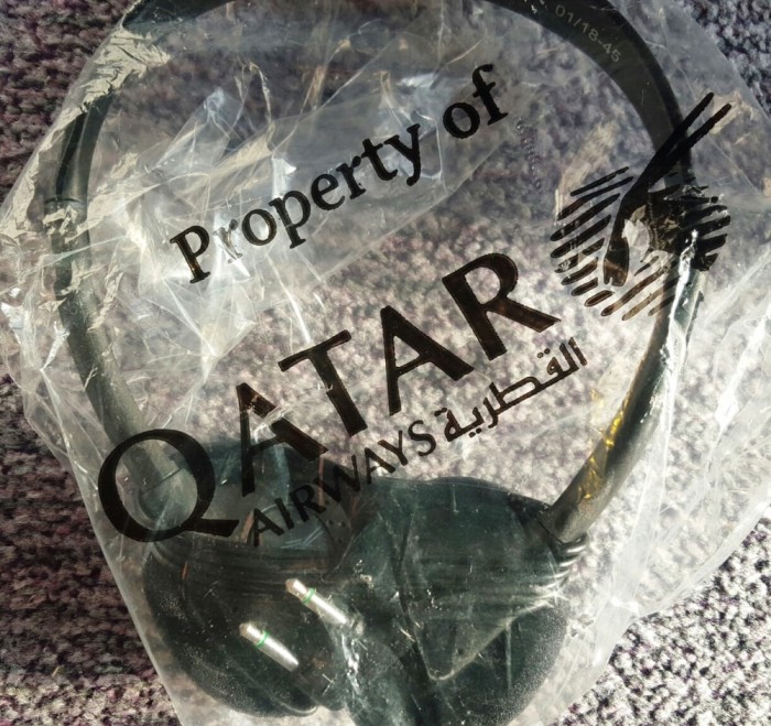 Casti audio de avion de la Qatar Casti audio de avion de la Qatar
