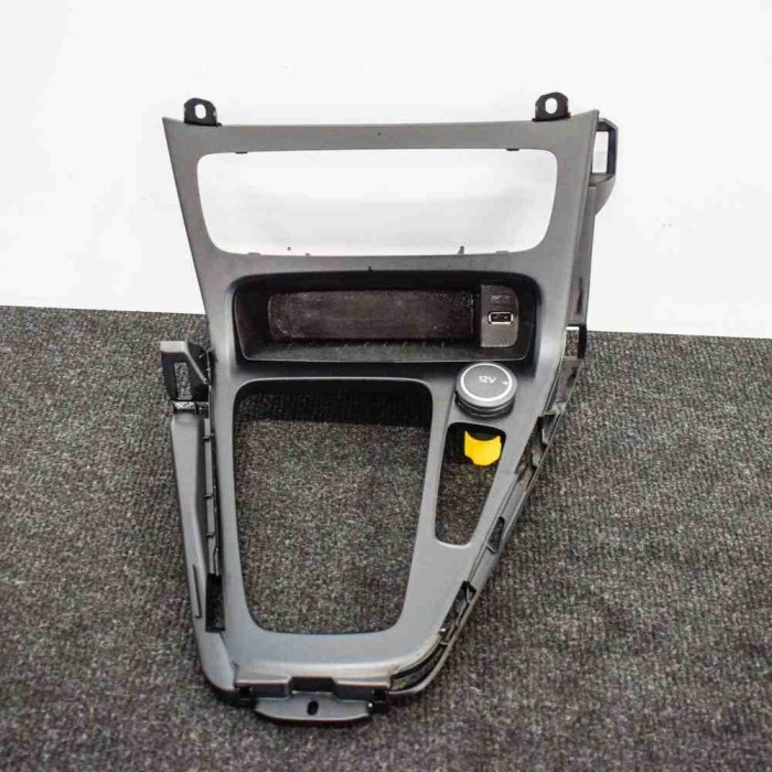 Ornament schimbător de viteze FORD FOCUS III 2017 OEM: F1EB-A044H83-DF1EB-A044H83-BF1EB-A044C82-BGW 3642835