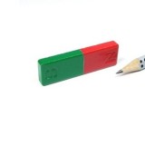 Magnet AlNiCo bloc 60 x 15 x 6 mm roșu / verde pentru experimente