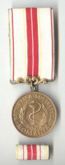 Medalia MERITUL SANITAR distinctie comunista Ceausescu epoca de aur foto