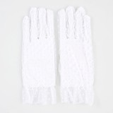 Manusi albe din plasa