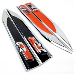 set 2 embleme laterale R line Accesoriu metal logo rosu sau negru rline adeziv inclus set vw