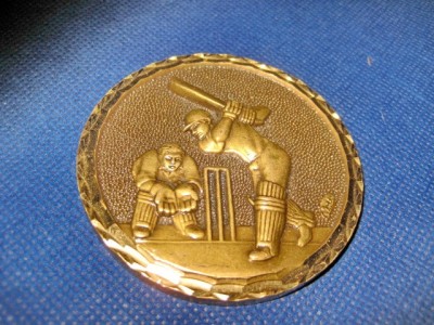 2101-I-Placheta veche Baseball din bronz masiv, diam 6cm. foto