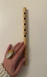 Fluier din lemn cu model traditional