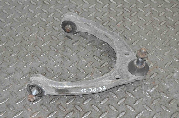 Braț superior st&acirc;nga față AUDI Q7 4L 2007