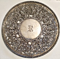 FRUCTIERA DECORATIVA BOGAT ORNAMENTATA ARGINT 925/1000 462 GR. DIAMETRU 29,3 CM EXCELENTA