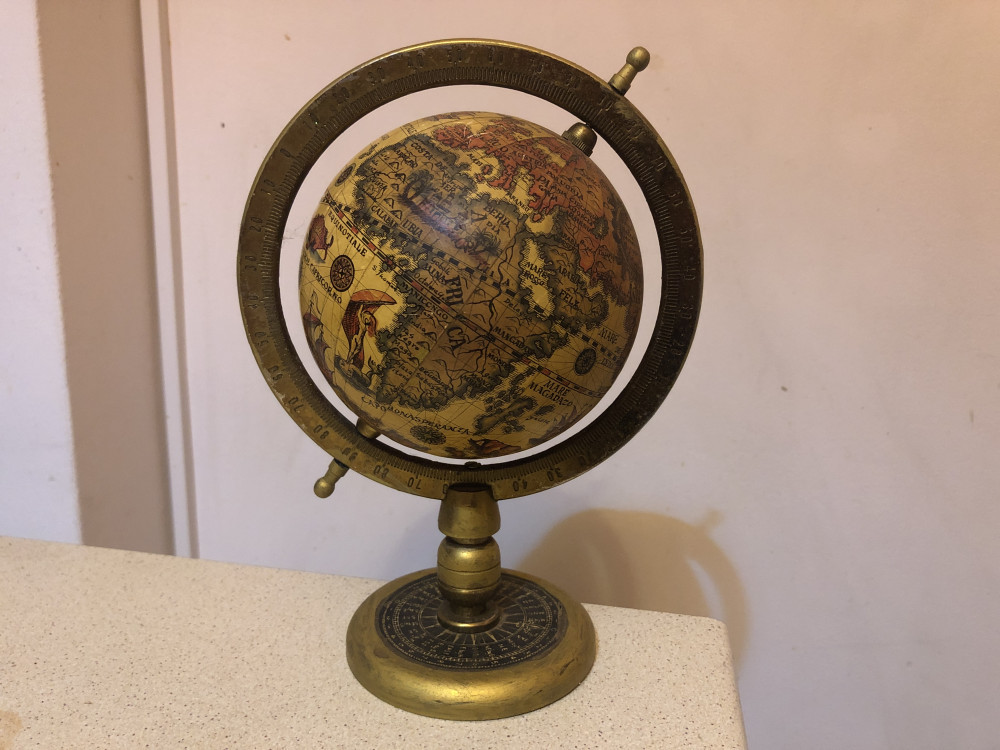 Glob pamantesc vechi cu harta medievala a lumii | arhiva Okazii.ro