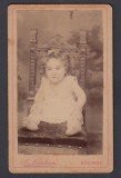 Fotografie CDV - Fetita pe scaun in studio - Atelier J. Niculescu - Bucuresti