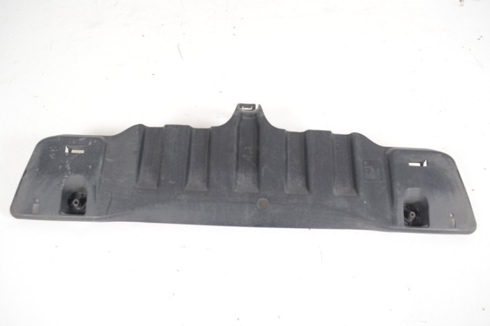 Scut motor central spate VW JETTA MK6 162, 163 2014 OEM: 3C0501713,3C0501713A 17876531
