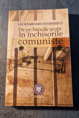 De la bancile scolii in inchisorile comuniste Lacramioara Stoenescu foto