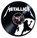 Ceas de perete decorativ realizat din disc de vinil, Model Metallica Heavy Metal Logo Trupa, Negru, 30 cm