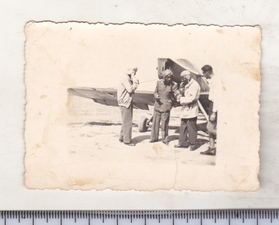 bnk foto Aviatie WW II - aviatori langa avion IAR 27 foto
