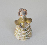 Femeie in costum de epoca figurina ceramica sec 19