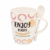 Cana din portelan Pufo Enjoy every moment pentru cafea sau ceai cu lingurita, 320 ml