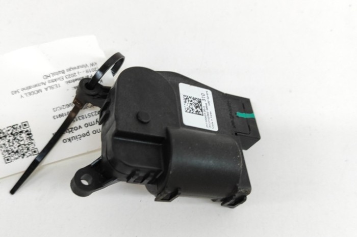 Motoras clapetă aeroterma TESLA MODEL Y 2023 OEM: 1500623-00-A 23518315