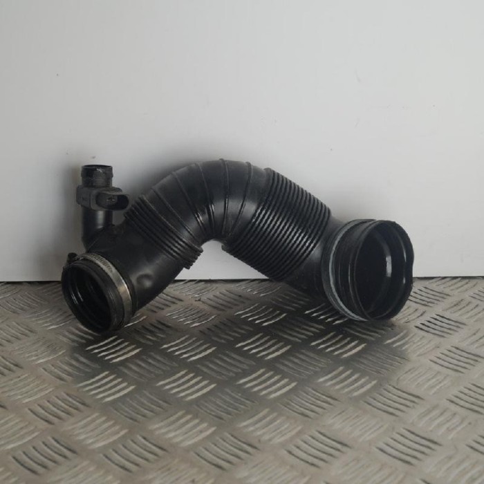 Furtun VW PASSAT Variant B7 365 2011 OEM: 3C0129654AH | 2432011