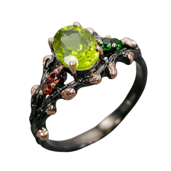 Inel bijuterie din argint 925 cu peridot, granat si crom-diopsid
