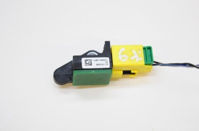 Senzor de impact st&amp;acirc;nga spate VW PASSAT B6 3C2 2009 OEM: 5N0959351B | 2688039 foto