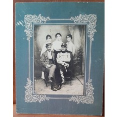 Fotografie pe carton, grup de femei si barbati, Campulung 1915