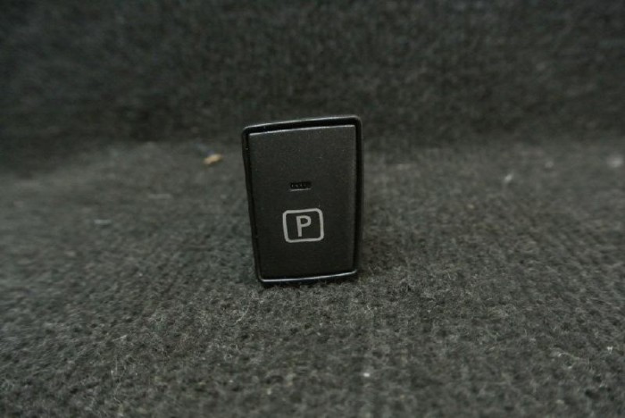 Buton fr&acirc;nă de m&acirc;nă LEXUS CT ZWA10_ 2014 OEM: 15C315 1502214