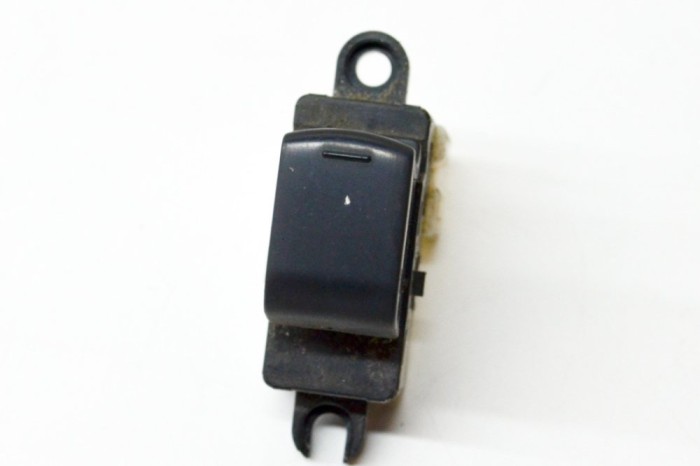 Buton geam ușă dreapta spate NISSAN MURANO I Z50 2006 13802450