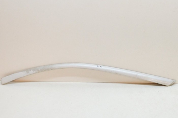 Ornament vertical parbriz dreapta DODGE STEALTH 1992 OEM: MB64524274,MB645242 | 13878214