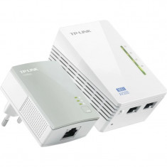 KIT ADAPTOR POWERLINE TP-LINK tehnologie AV AV500 pana la 100Mbps 2 porturi 10/100Mbps wireless 300Mbps compus din TL-WPA4220 &amp;amp;amp; TL-PA4010