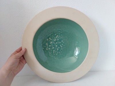 Farfurie ceramica mare / central piece / bol fructe sau pentru salata - design modern, cu glazura doar in partea centrala foto