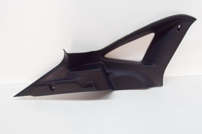 Ornament st&amp;acirc;lp spate st&amp;acirc;nga JAGUAR E-PACE X540 2020 OEM: J9C3-51749-C,J9C3-51749-D,J9C3-51749-A,J9C3-51749-B 11815698 foto