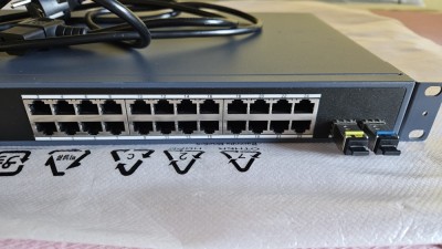 Switch POE Hikvision 24 porturi Hikvision DS-3E1526P-SI cu management foto