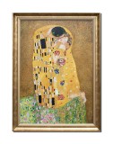 Cumpara ieftin Tablou celebru pictat manual inramat, The Kiss - Sarutul, 80x60cm ulei pe panza, reproducere Gustav Klimt, gata de agatat pe perete